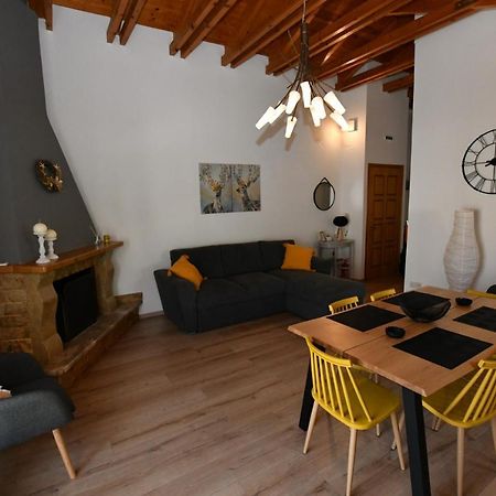 Апартаменти Downtown Loft Егіо Екстер'єр фото