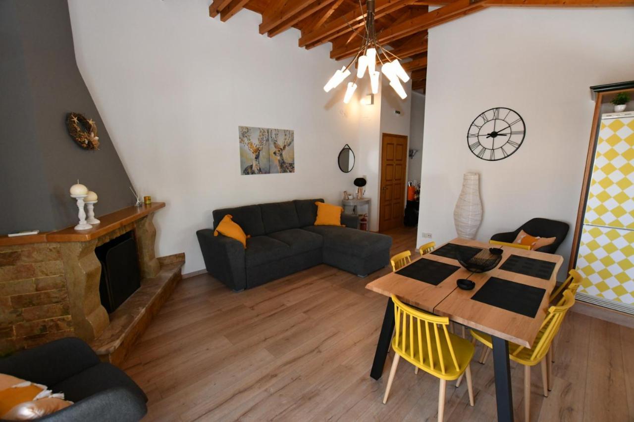 Апартаменти Downtown Loft Егіо Екстер'єр фото